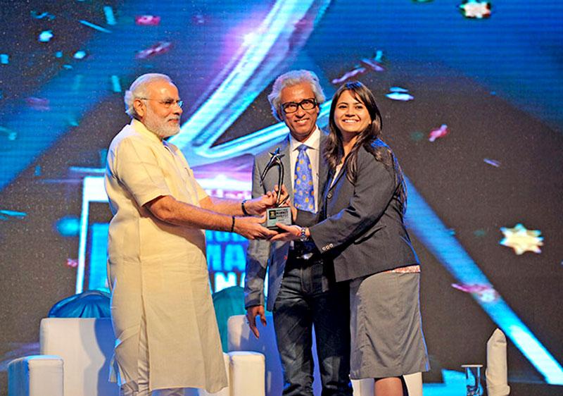 भाविका ठक्कर शिंदे, IIFL रिसर्च यांनी झी बिझनेस फॉर फार्मा द्वारे भारतातील सर्वोत्कृष्ट बाजार विश्लेषक पुरस्कार 2013 जिंकला