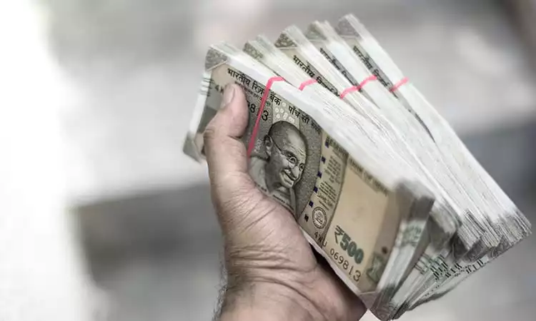 What Is the Ideal Way to Invest Rs 10 Lakhs?